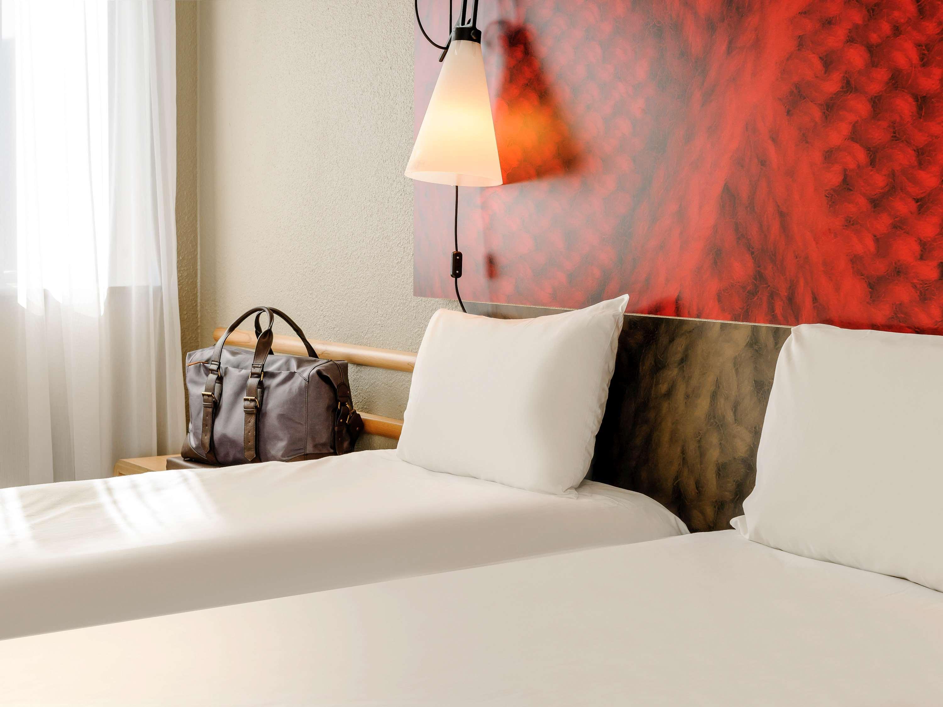 Ibis Bordeaux Centre - Gare Saint-Jean Hotel Екстериор снимка