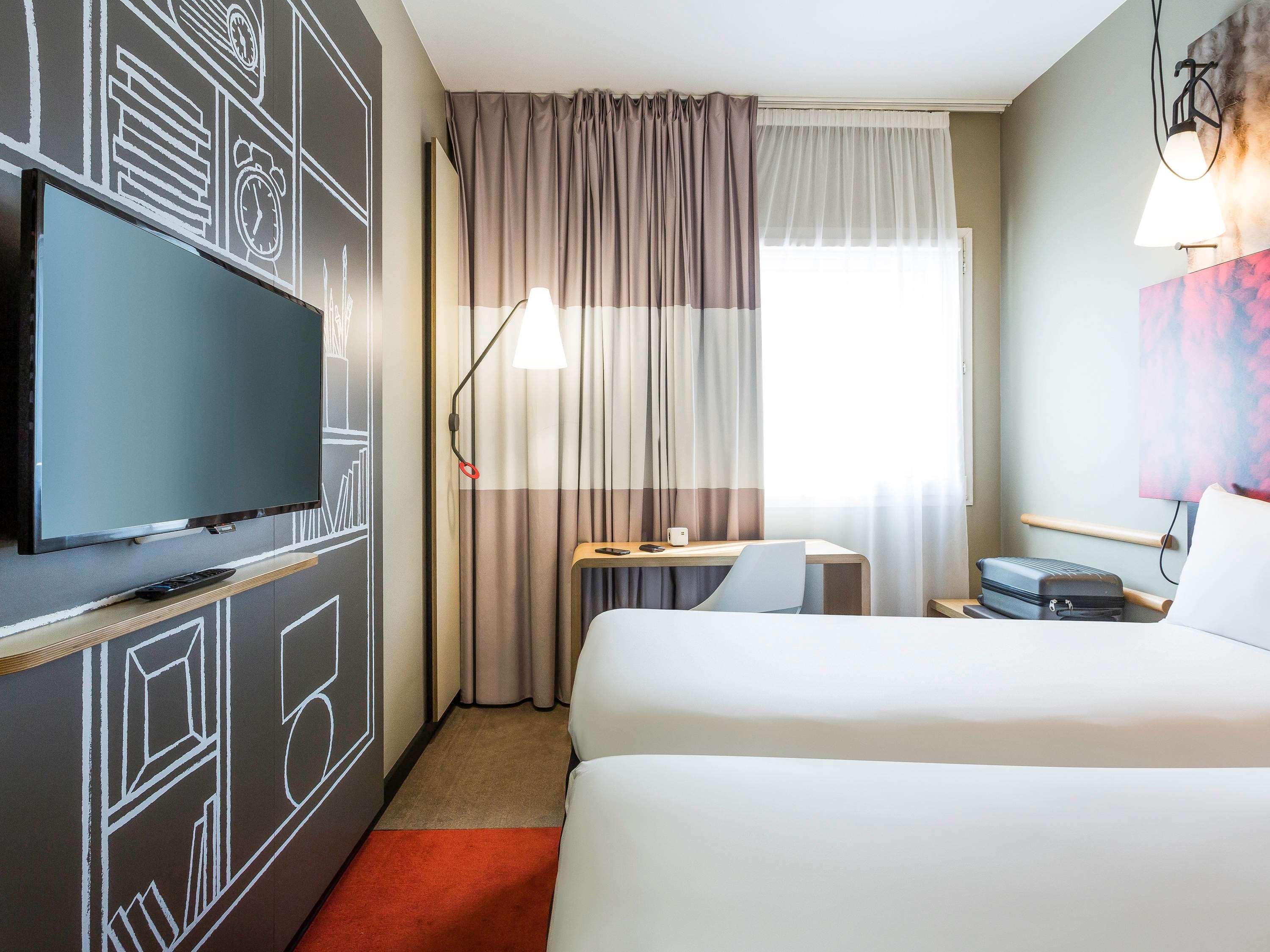 Ibis Bordeaux Centre - Gare Saint-Jean Hotel Екстериор снимка