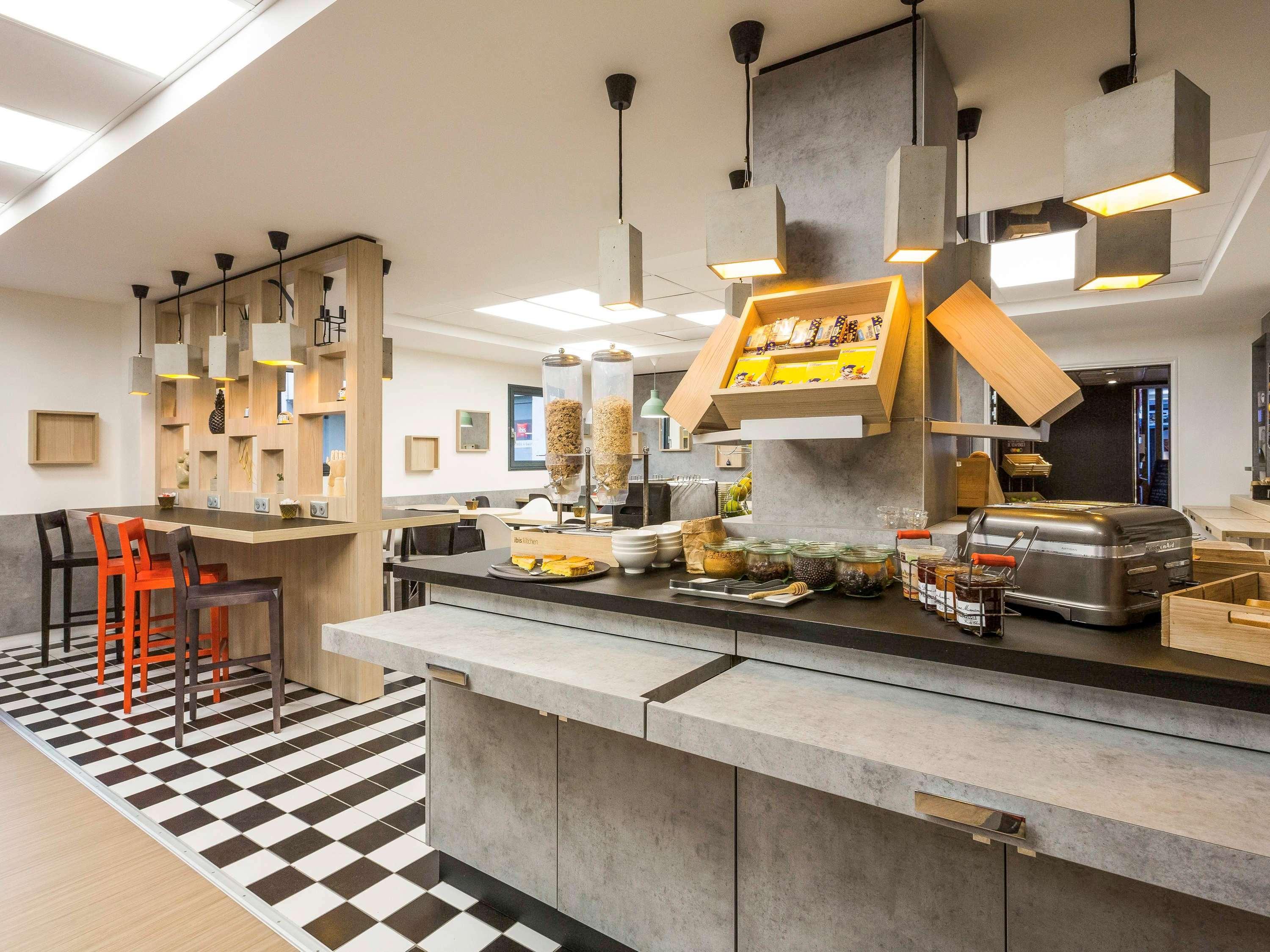 Ibis Bordeaux Centre - Gare Saint-Jean Hotel Екстериор снимка