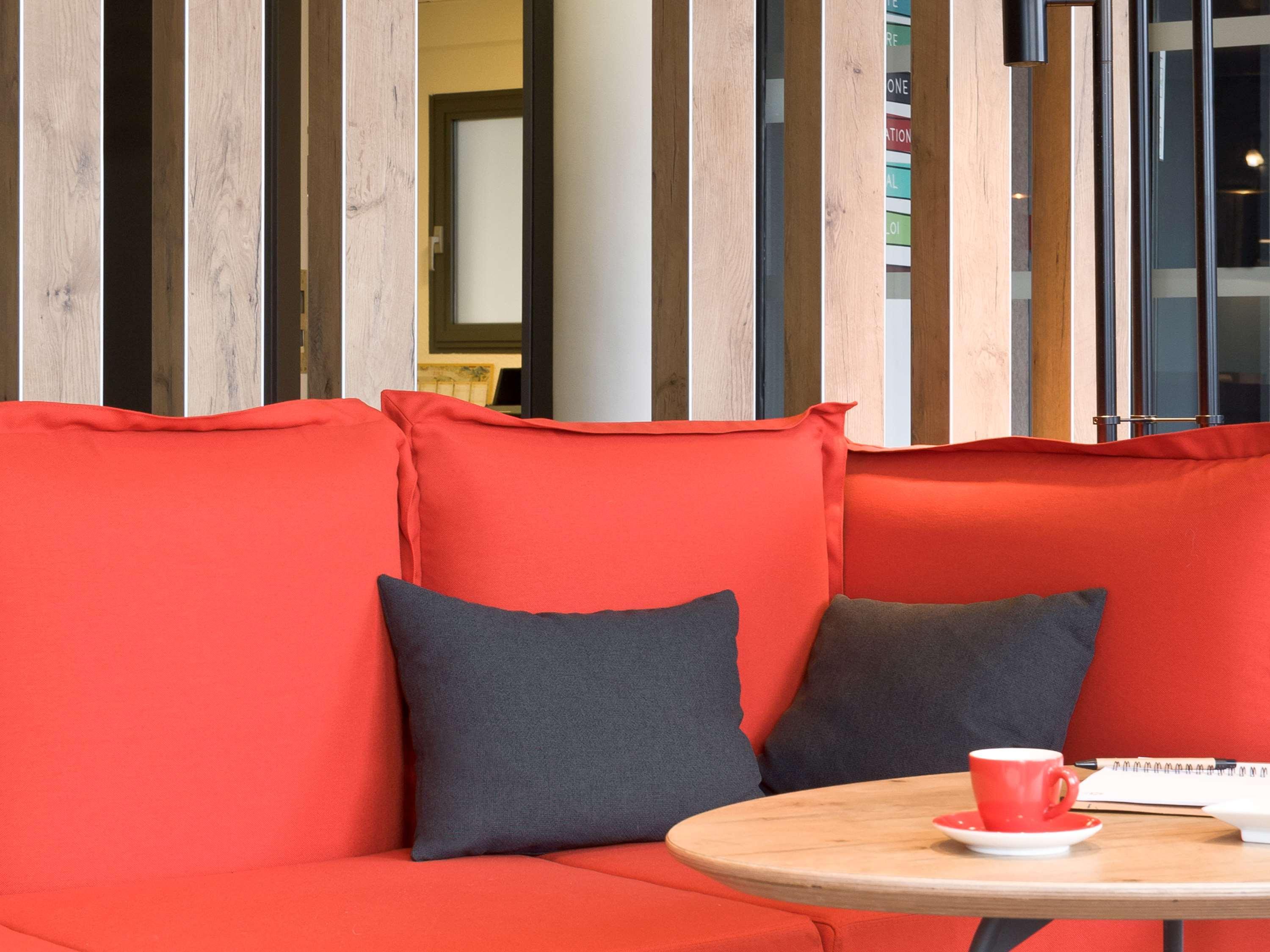 Ibis Bordeaux Centre - Gare Saint-Jean Hotel Екстериор снимка
