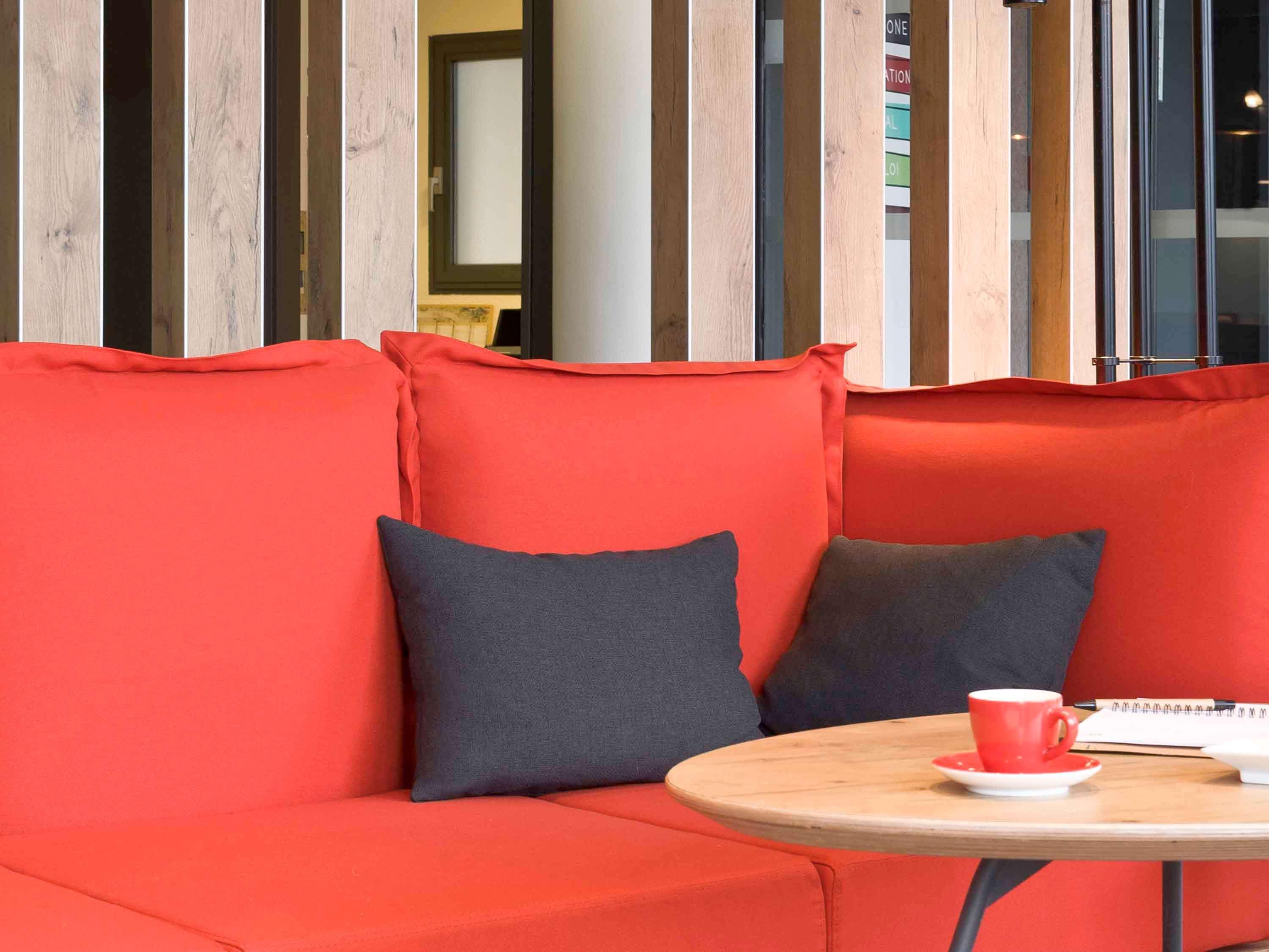Ibis Bordeaux Centre - Gare Saint-Jean Hotel Екстериор снимка