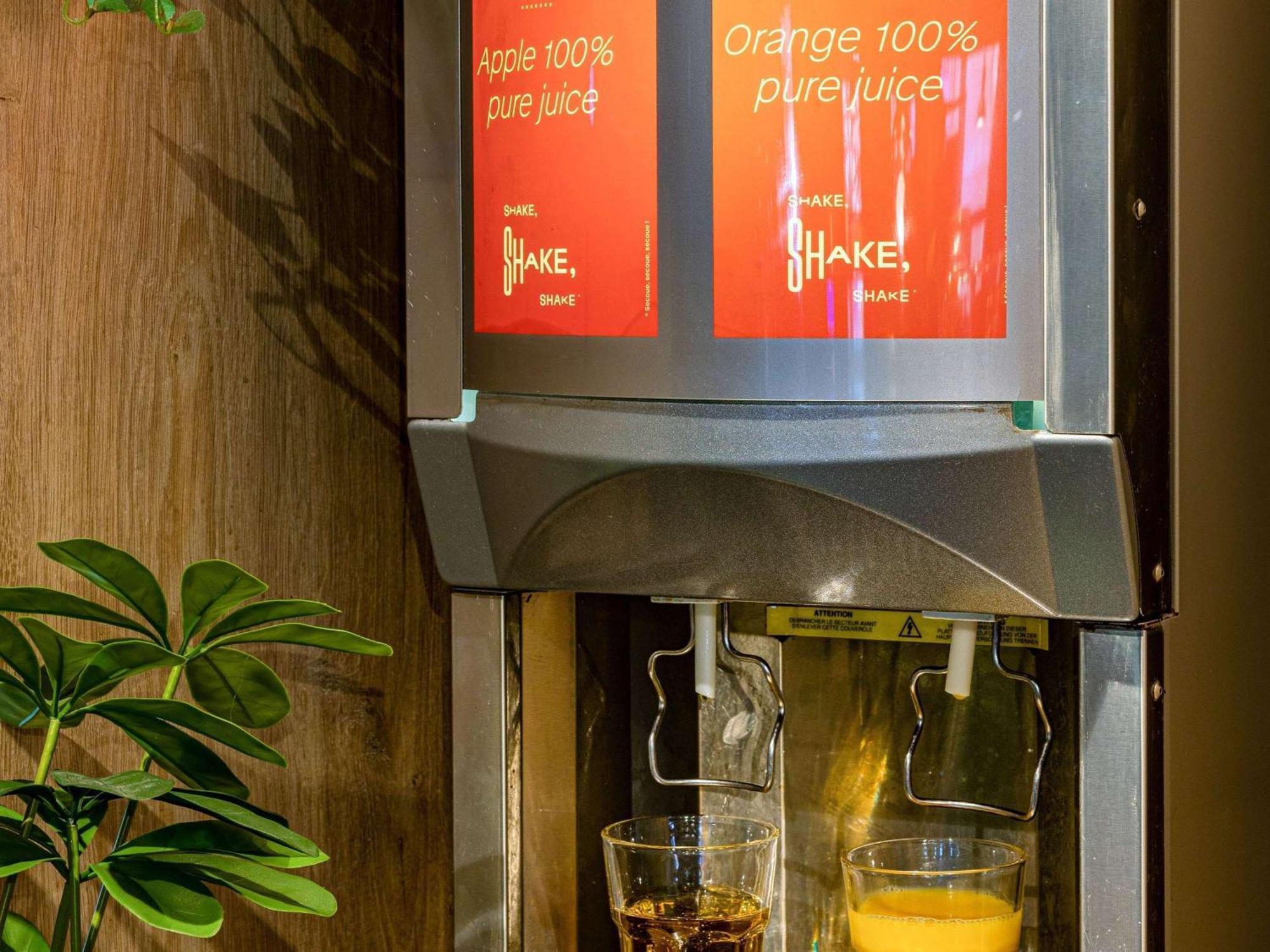 Ibis Bordeaux Centre - Gare Saint-Jean Hotel Екстериор снимка