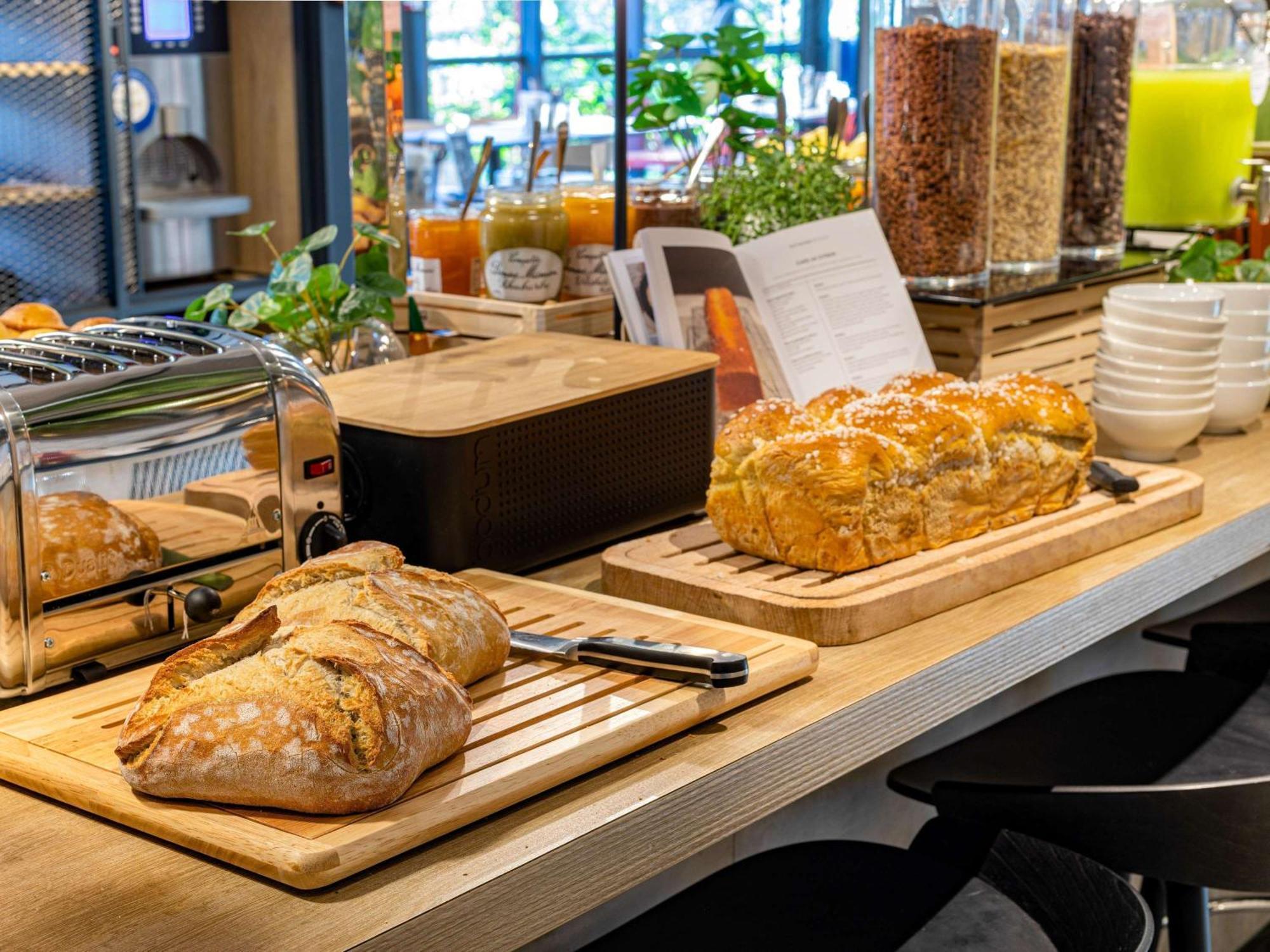 Ibis Bordeaux Centre - Gare Saint-Jean Hotel Екстериор снимка