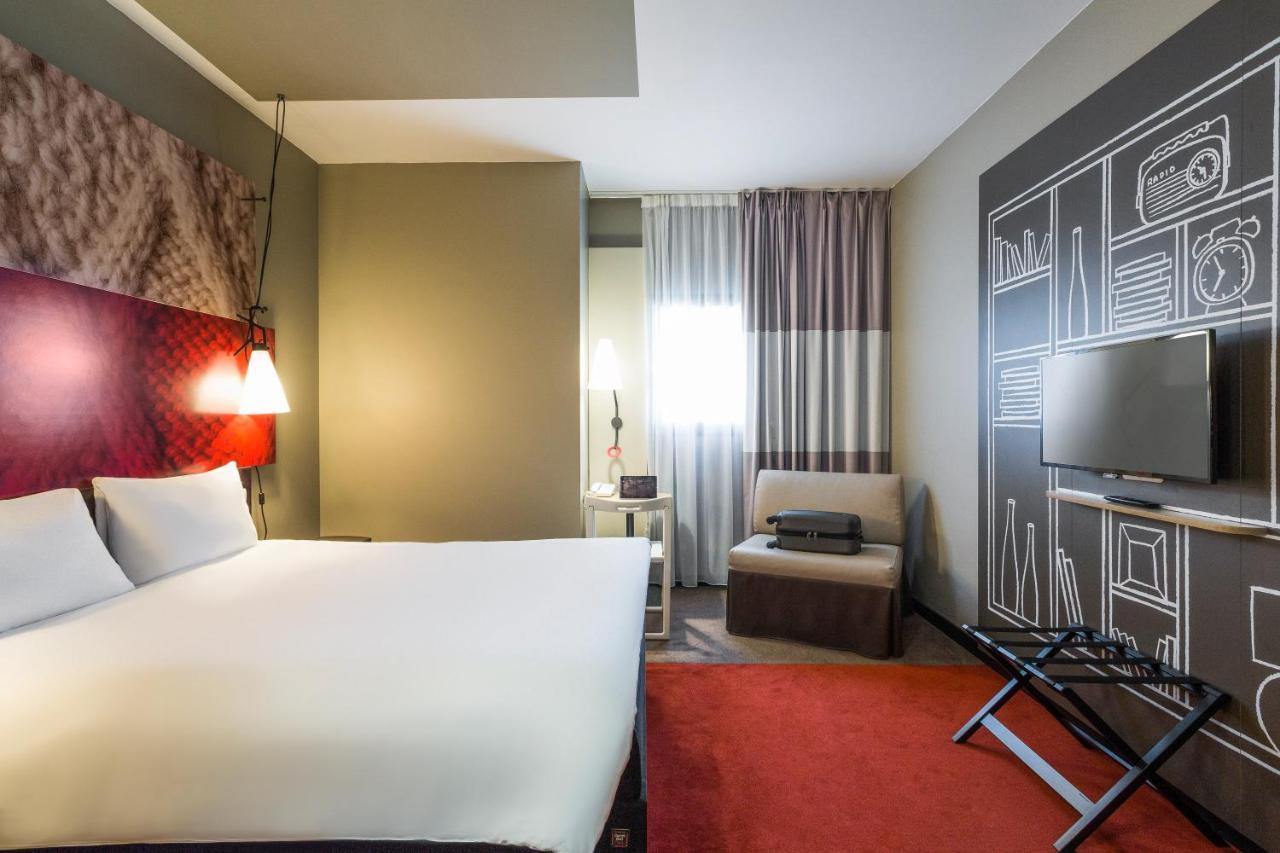 Ibis Bordeaux Centre - Gare Saint-Jean Hotel Екстериор снимка